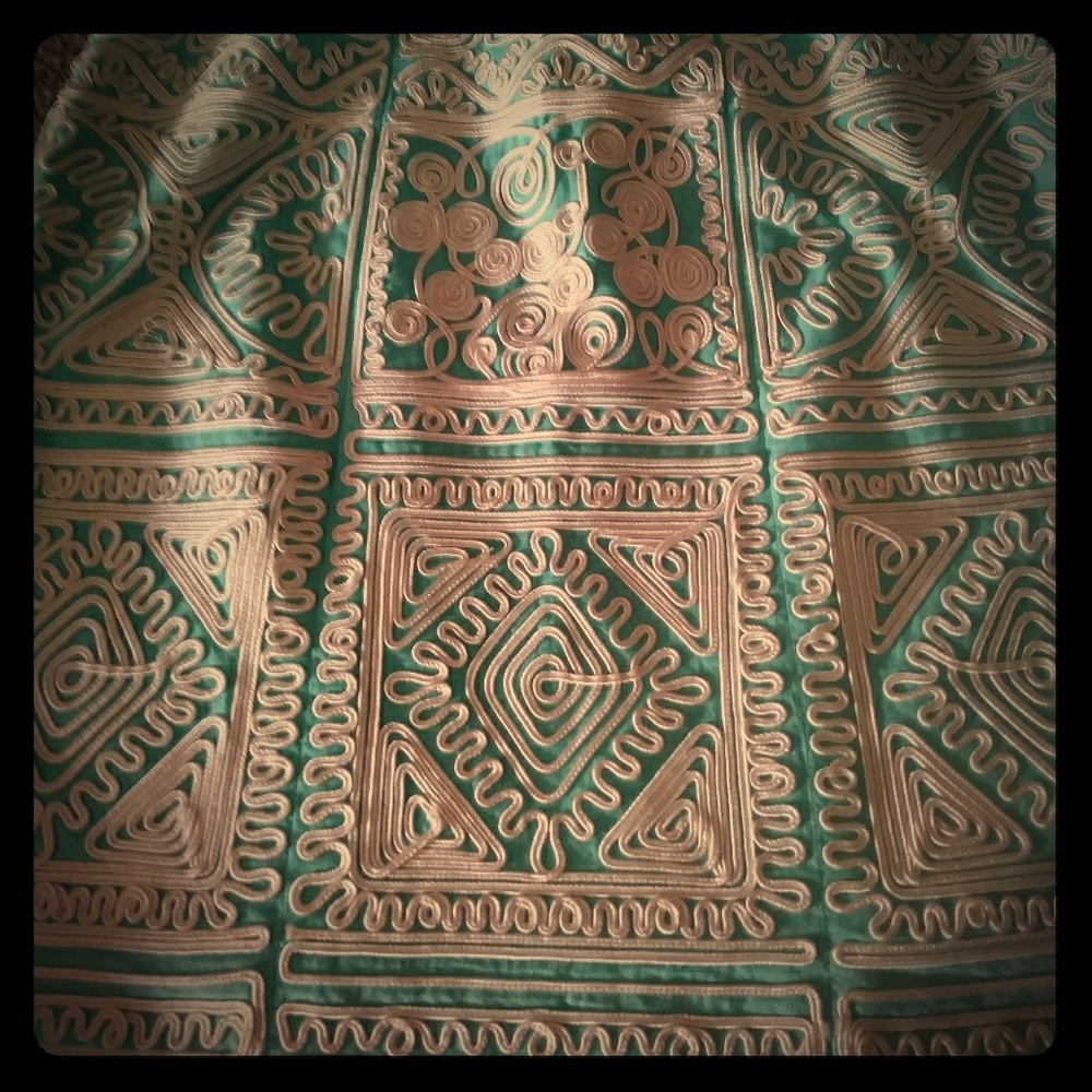 Embroidered skirt